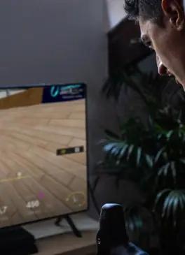 Cyclist training with an online indoor cycling app